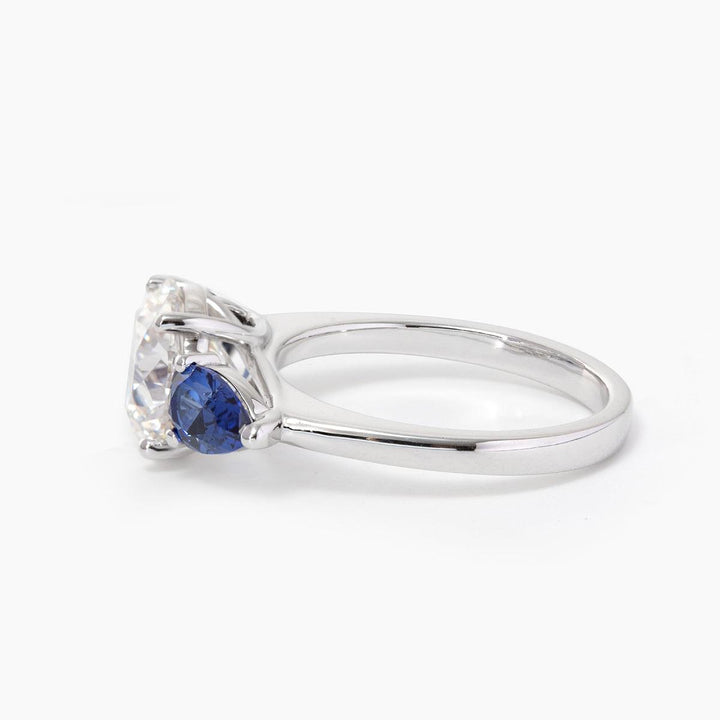 engagement ring
diamond engagement ring
round cut diamond
three stone engagement ring