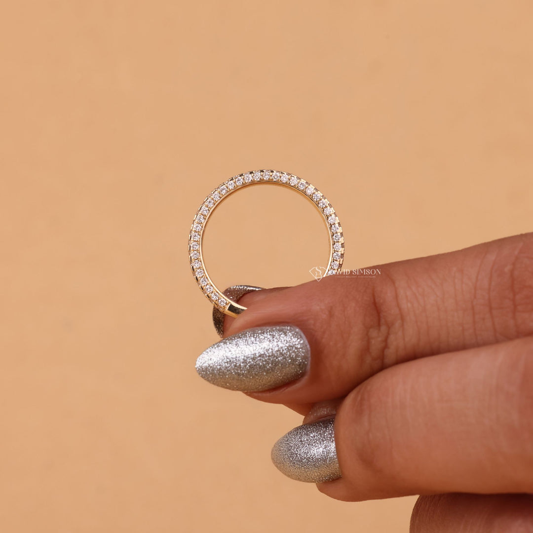 Round cut moissanite
Stacking eternity band
Stackable diamond ring