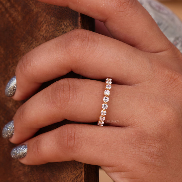 Round Cut Moissanite Diamond Floating Bubble Wedding Band