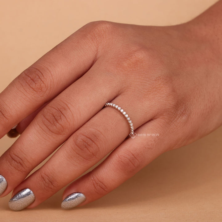 Round Cut Moissanite Diamond Matching Wedding Band