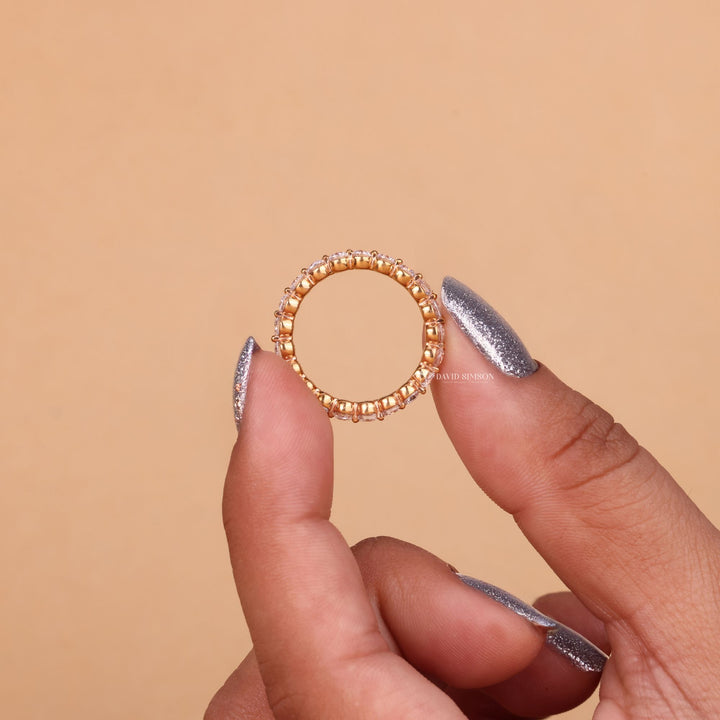 Round Cut Moissanite Diamond Floating Bubble Wedding Band