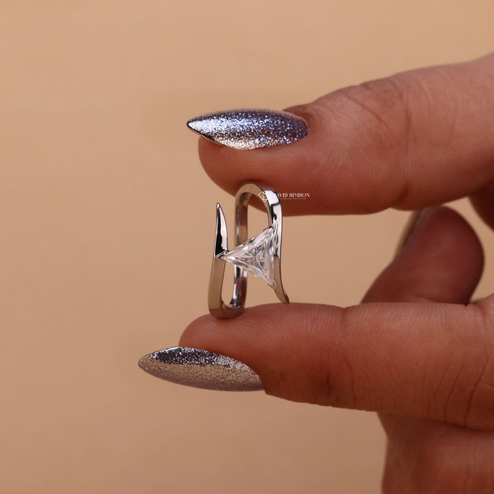 1.0CT-2.0CT Trillion Cut Moissanite Diamond Bypass Engagement Ring