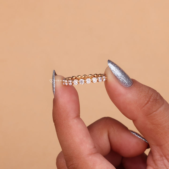 Round Cut Moissanite Diamond Floating Bubble Wedding Band