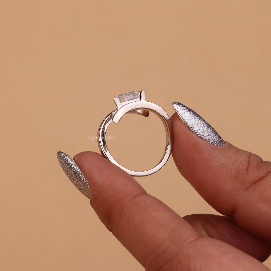 1.0CT-2.0CT Trillion Cut Moissanite Diamond Bypass Engagement Ring