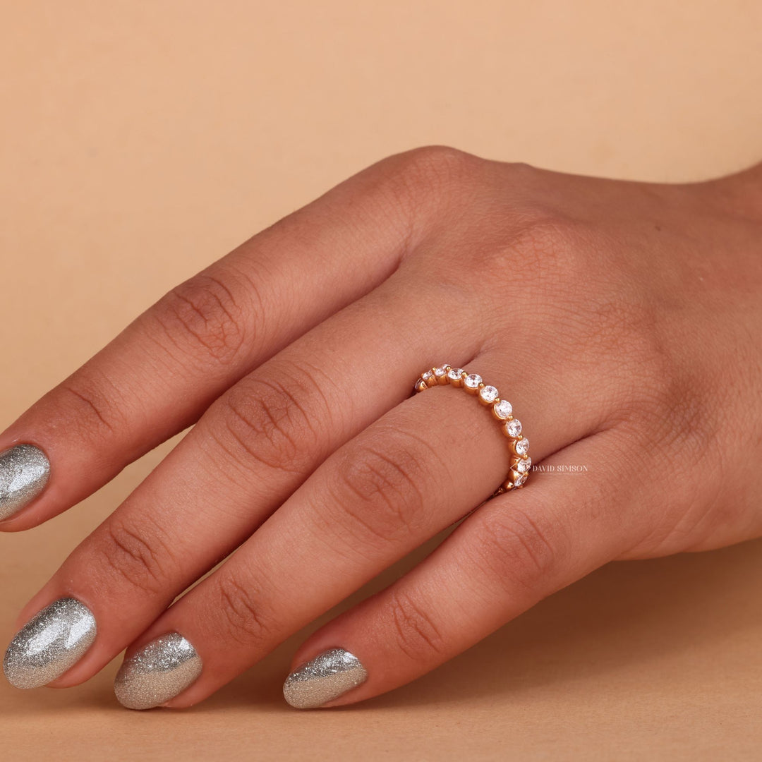 Round Cut Moissanite Diamond Floating Bubble Wedding Band