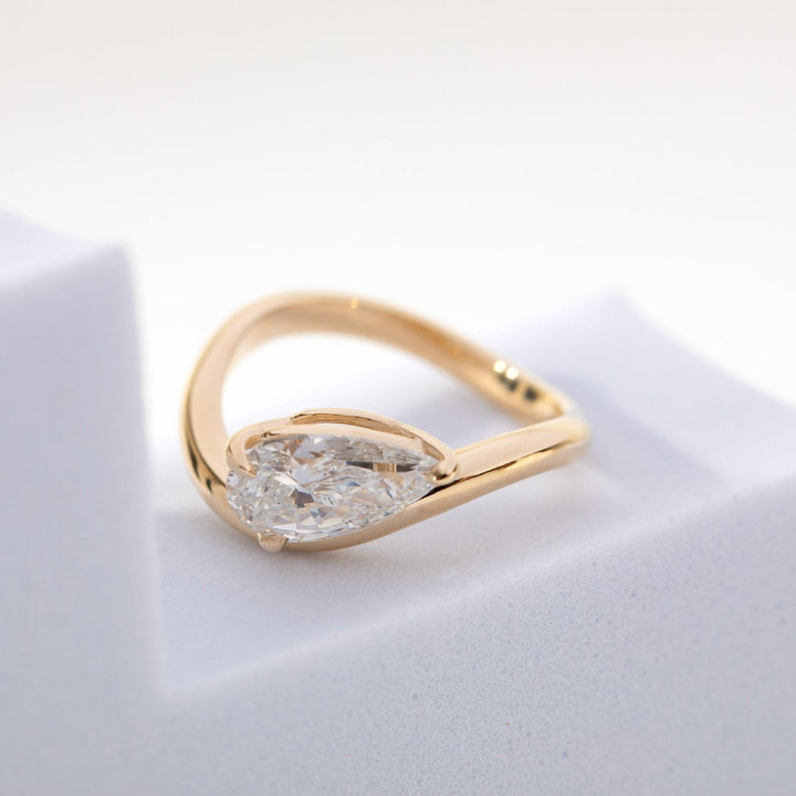 Alternative Engagement RingLarge Carat Lab DiamondLow Profile SolitaireStackable Engagement RingContemporary Bridal StyleGold Pear Shape Ring