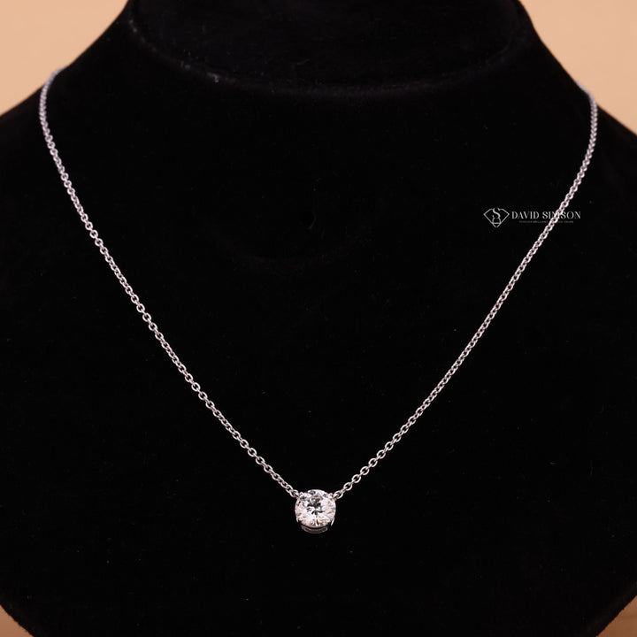 Minimalist Jewelry
Dainty Round Pendant
Timeless Solitaire Design
4-Prong Solitaire
Floating Round Diamond