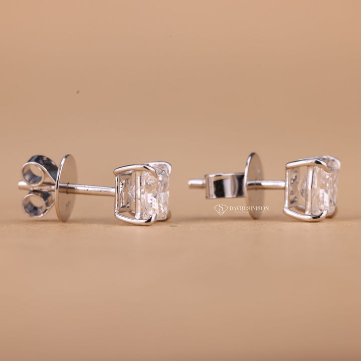 Elegant princess cut earrings for women
Moissanite earrings in 14k gold
Sparkling princess cut diamond earrings