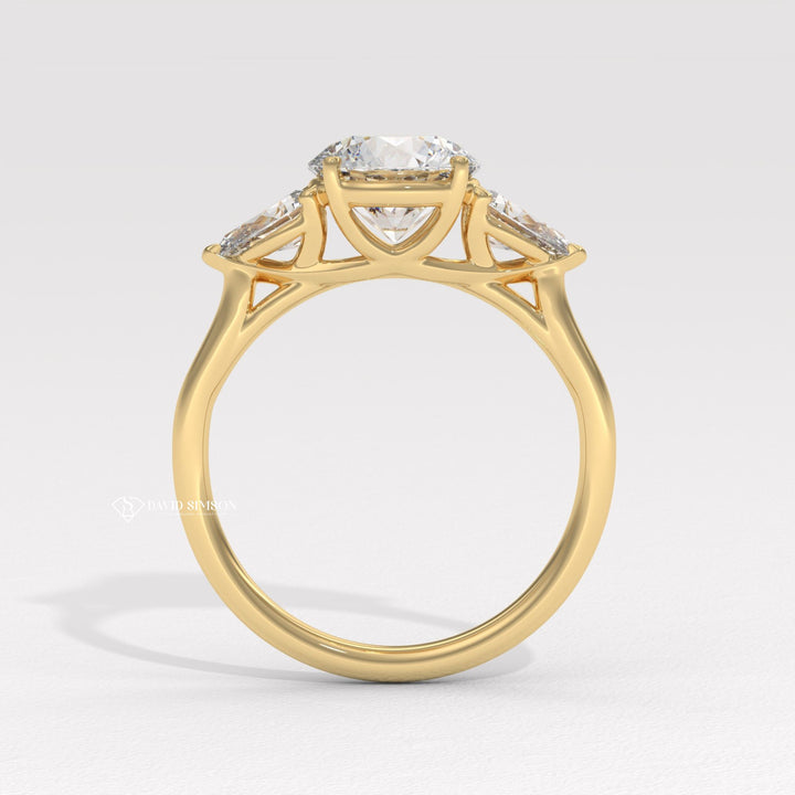 StatementRing
ElegantJewelry
FineJewelry
LuxuryRing