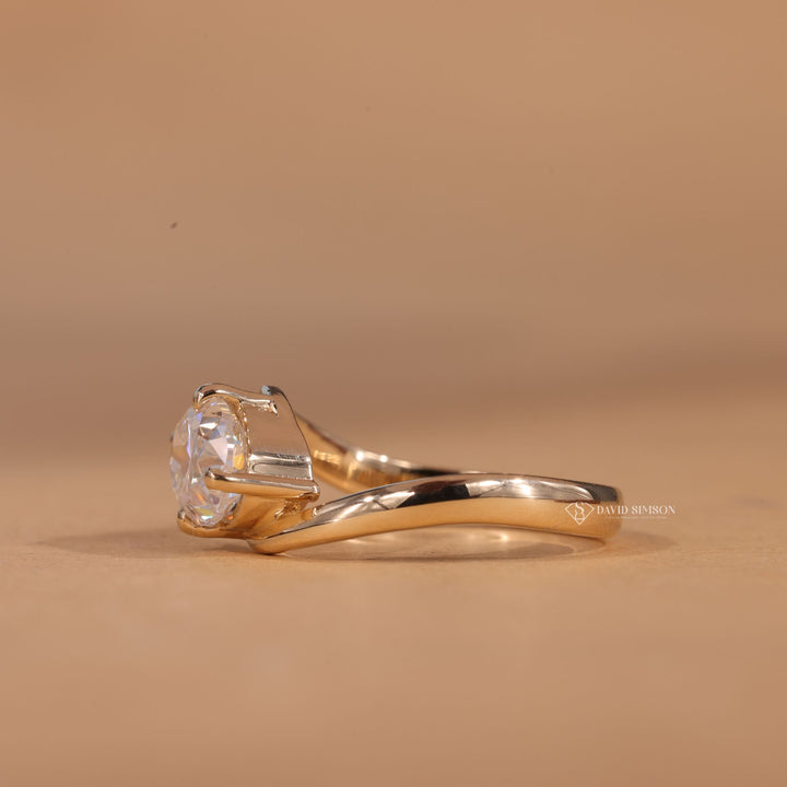 Crushed Ice Oval, Bridal Jewelry, Wedding Ring, Anniversary Gift, Statement Ring, Conflict Free Ring, Sustainable Luxury, Handcrafted Ring, Yellow Gold Moissanite, Rose Gold Ring, Gift for Fiancée, Promise Ring, Elegant