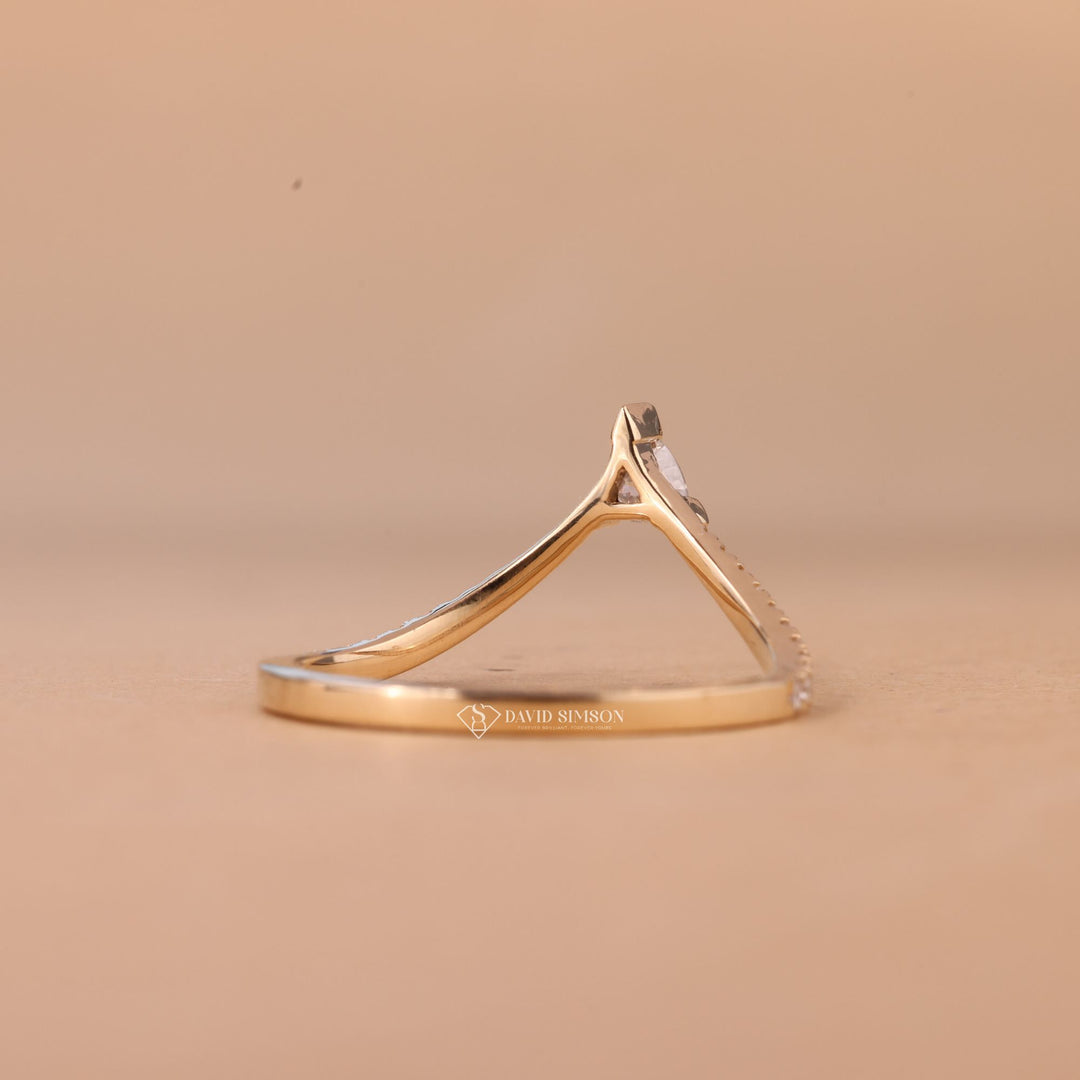 Diamond Alternative
Conflict Free Moissanite
Handcrafted Curved Band
Sparkling Moissanite Band
Custom Wedding Band