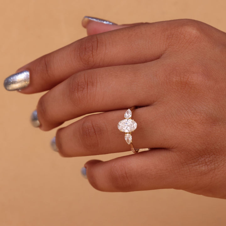 Oval Diamond Alternative
14K Gold Oval Ring
