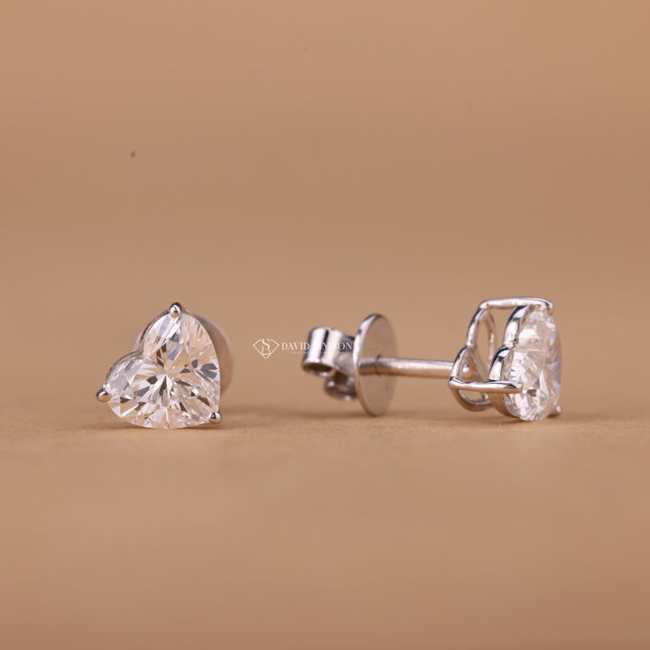 Martini setting earrings
Dainty heart earrings
Minimalist stud earrings