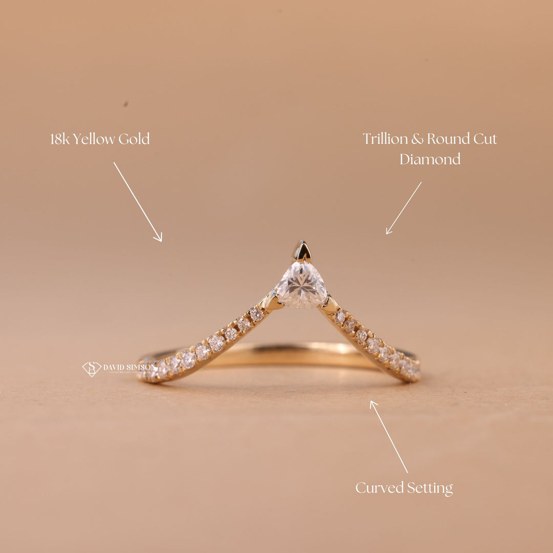 Round Moissanite Band
Trillion Cut Moissanite
Curved Wedding Band
Round and Trillion Band
