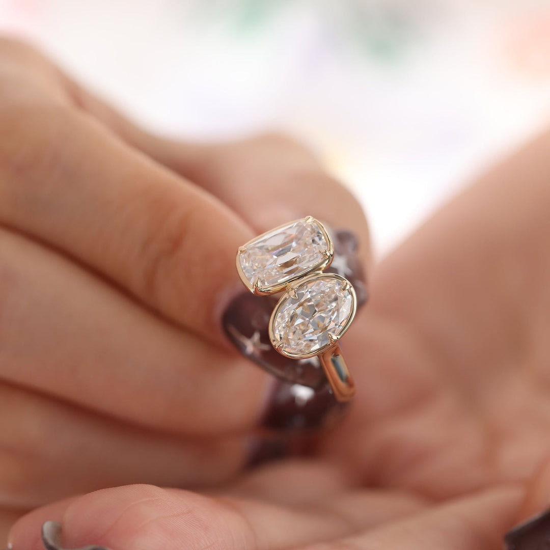Antique Cut Moissanite
Vintage Style Toi et Moi
Oval and Cushion Ring
