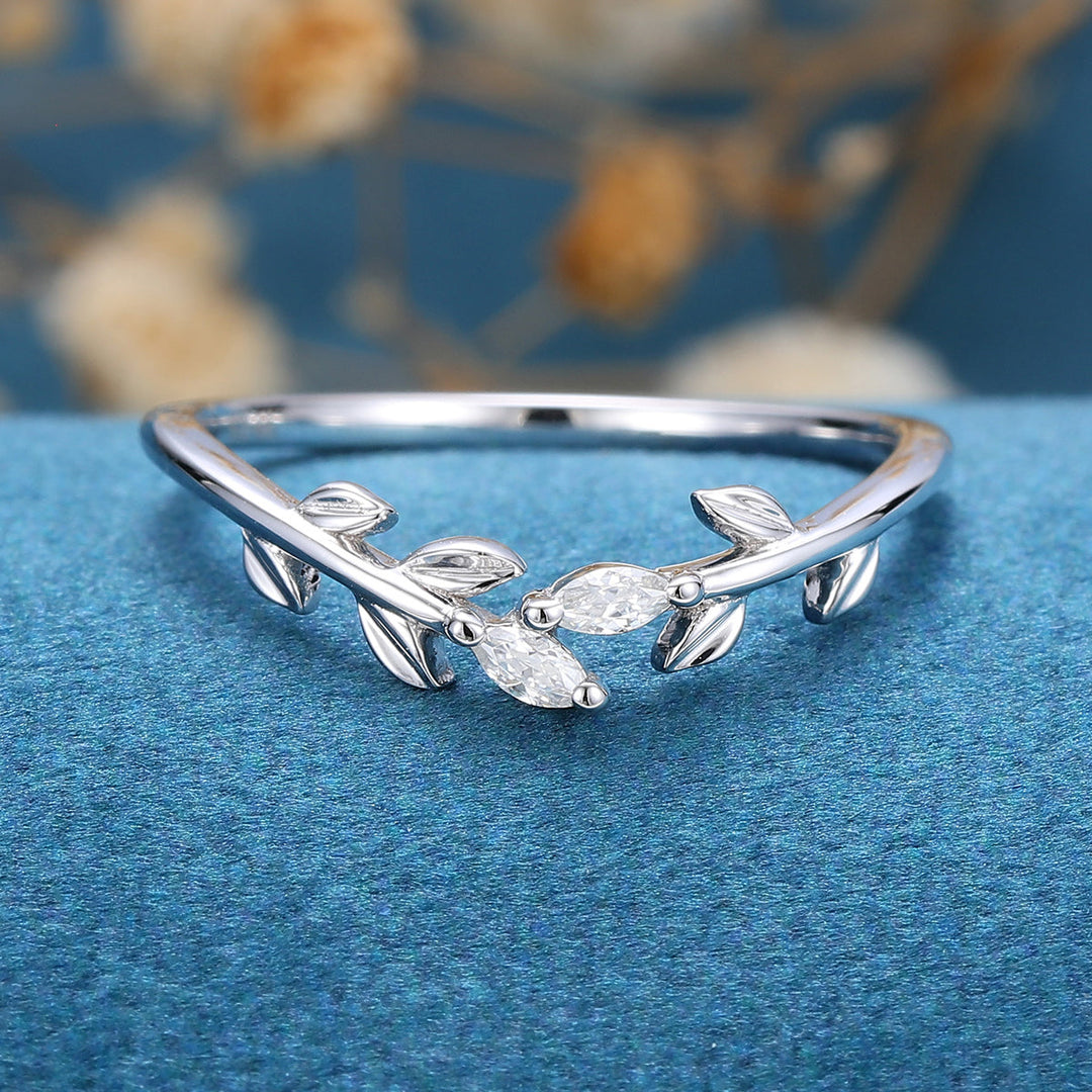 marquise-shaped-moissanite-nature-inspired-wedding-band