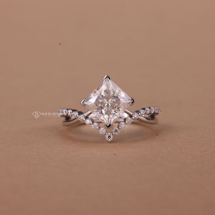 VVS1 Moissanite
D Color Moissanite
14k White Gold Ring
Solid Gold Engagement Ring
Modern Infinity Design
Handcrafted Moissanite Ring