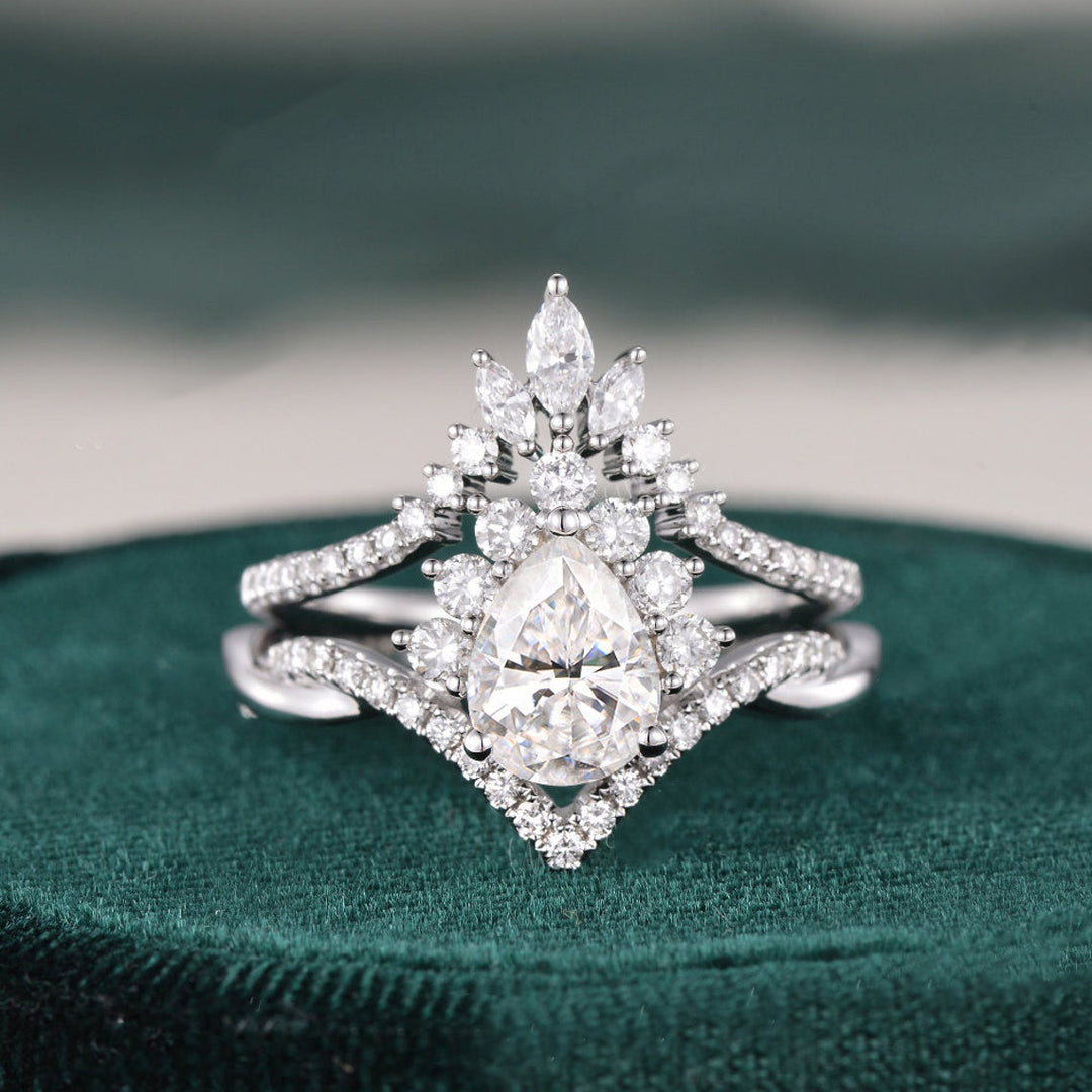 pear-cut-twisted-art-deco-moissanite-bridal-ring-set