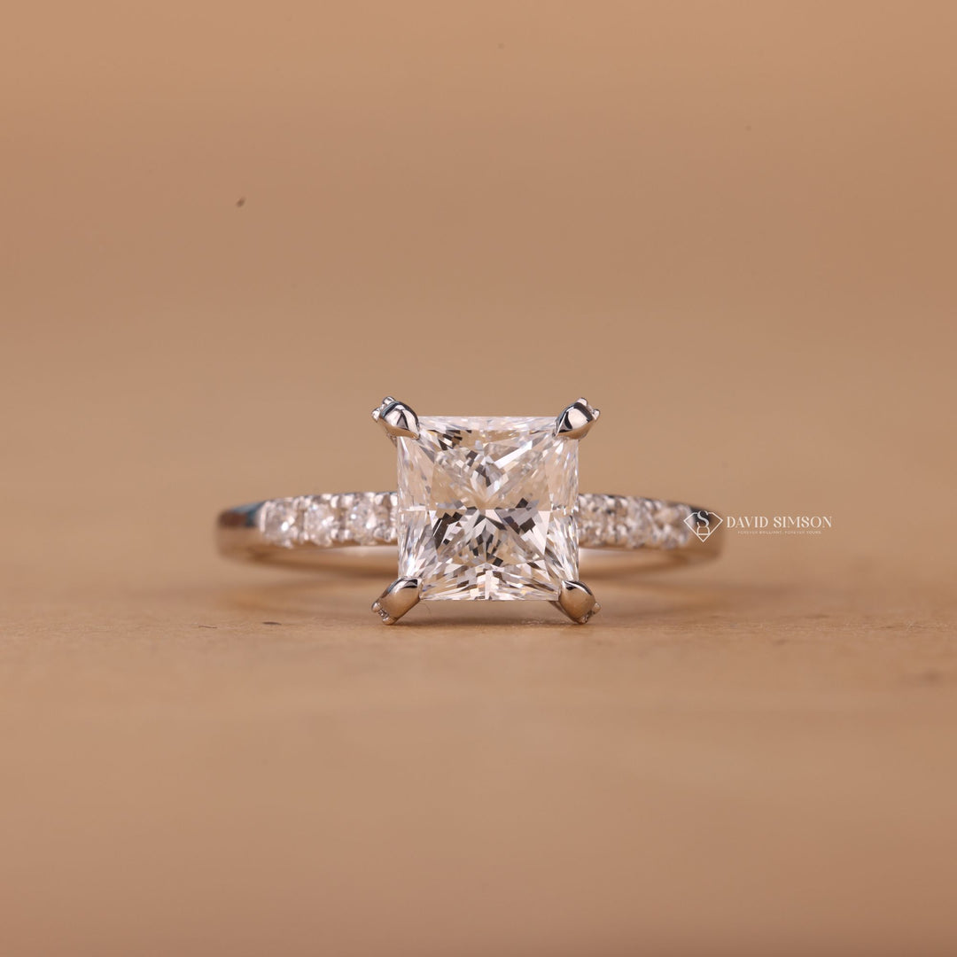 Lab diamond alternative
VVS1 moissanite jewelry
DEF colorless moissanite