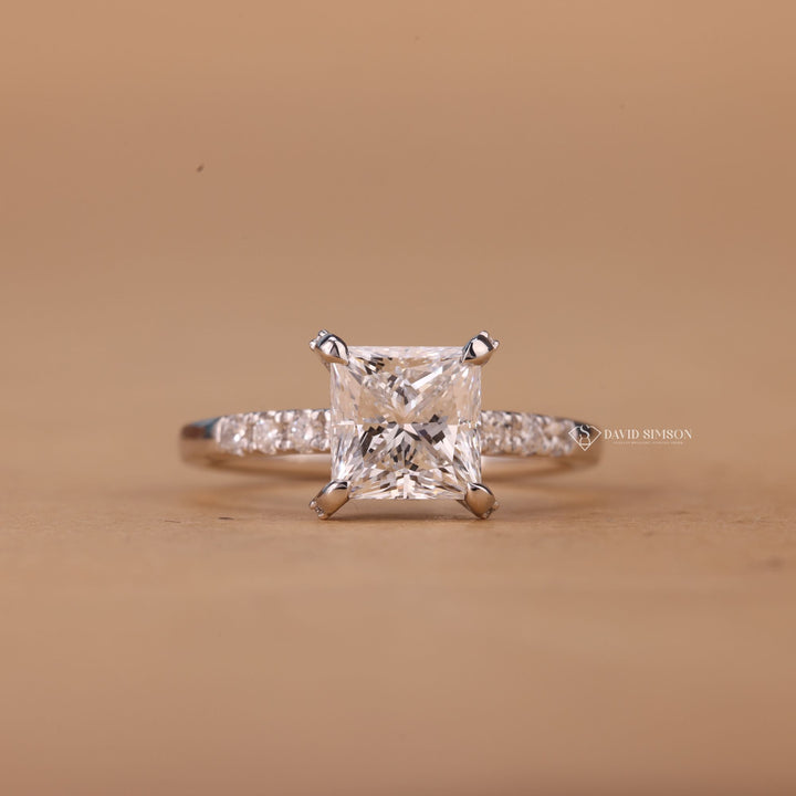 Lab diamond alternative
VVS1 moissanite jewelry
DEF colorless moissanite