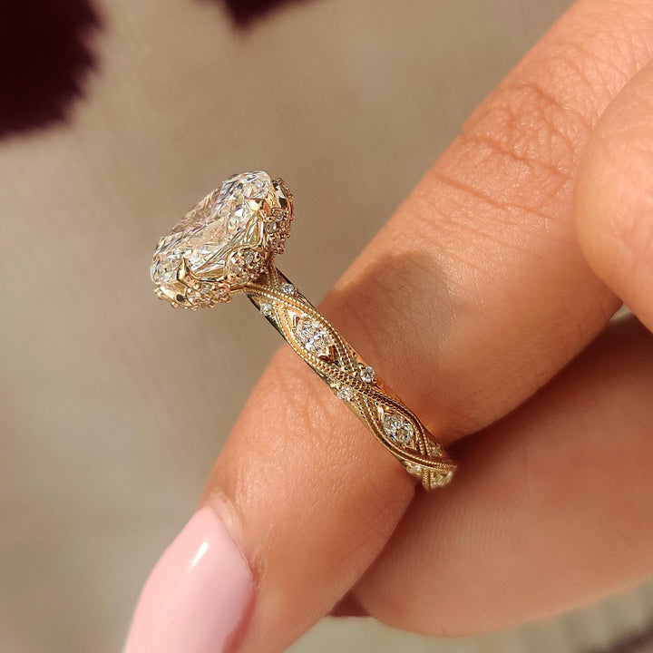 Art Deco Moissanite
Vintage Inspired Jewelry
1920s Style Ring
Oval Halo Ring

