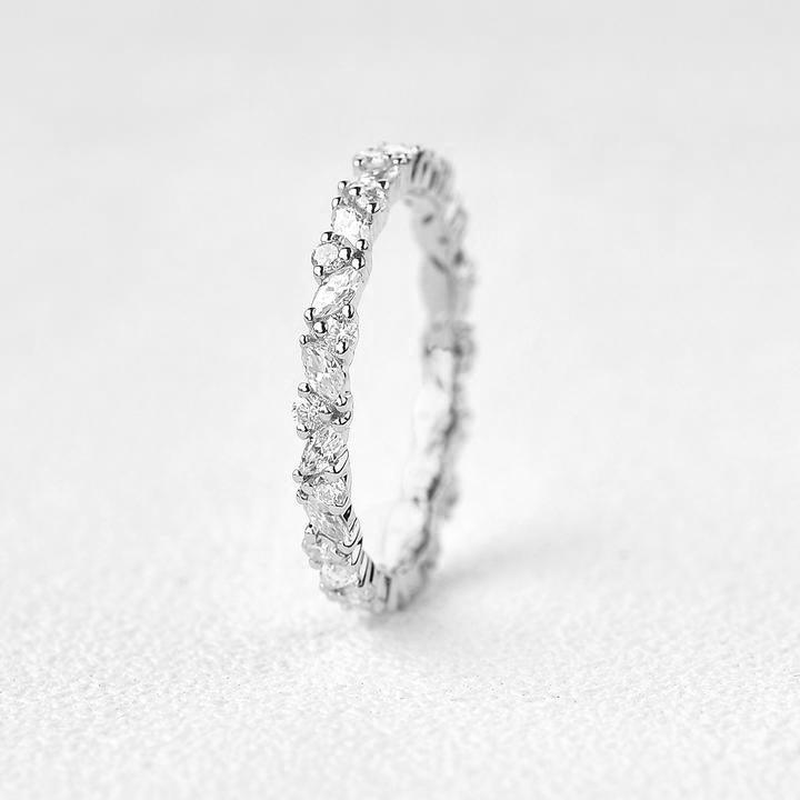 0-4-ct-round-and-marquise-alternative-moissanite-wedding-band