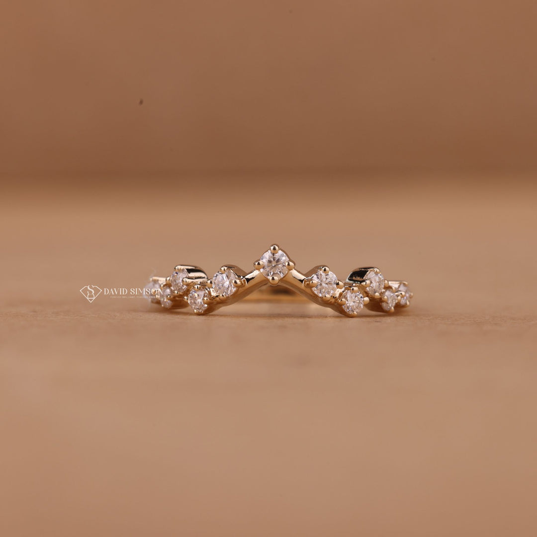 VVS1 Round Moissanite
Lab Grown Diamond Band
White Gold Zig Zag Ring
Rose Gold Curved Band
Dainty Zig Zag Band
Unique Moissanite Band
