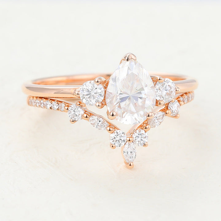 1-0-ct-pear-moissanite-three-stones-bridal-ring-set