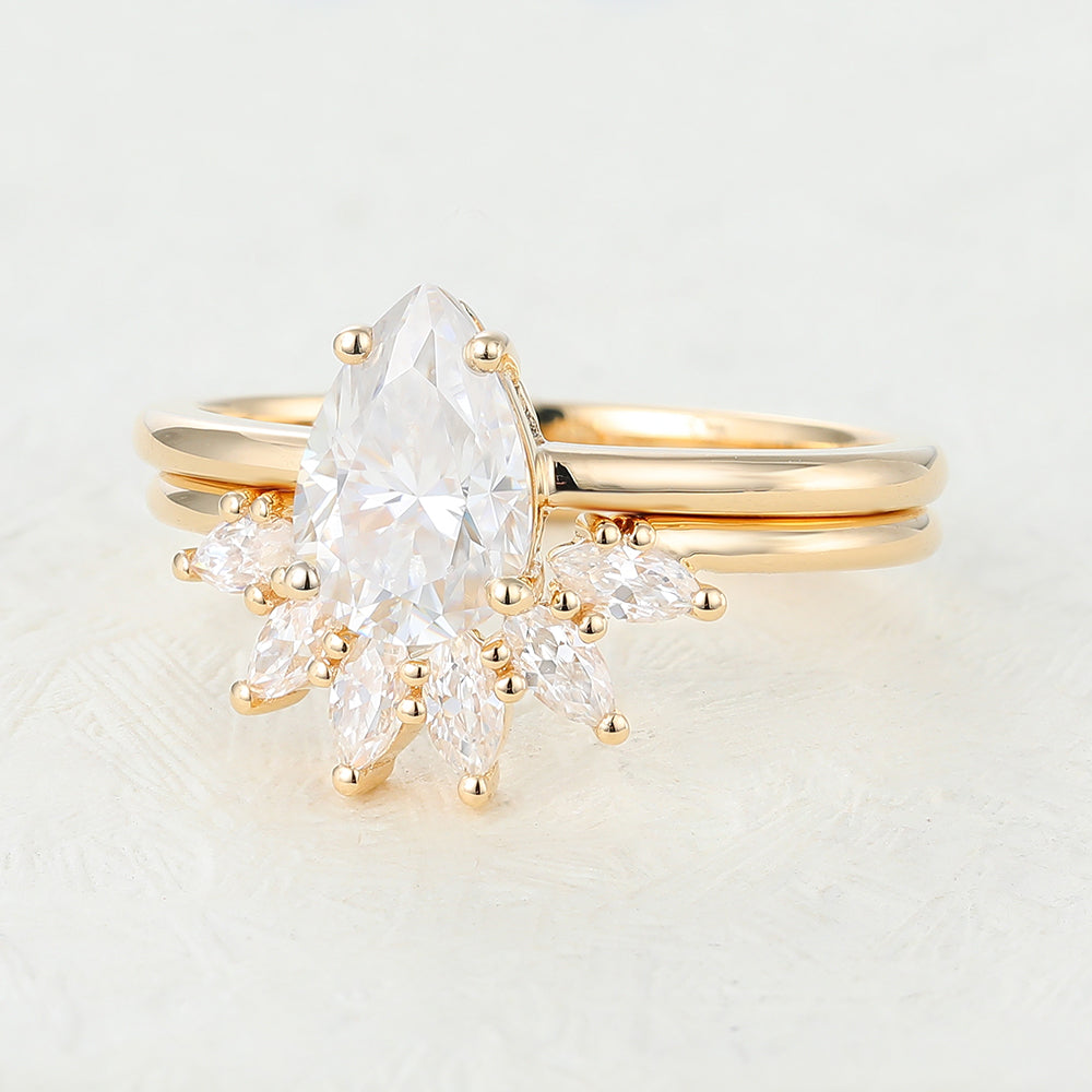 pear-moissanite-solitaire-bridal-ring-set