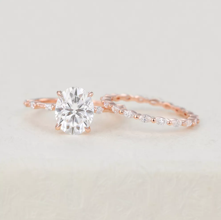 oval-moissanite-solitaire-bridal-ring-set