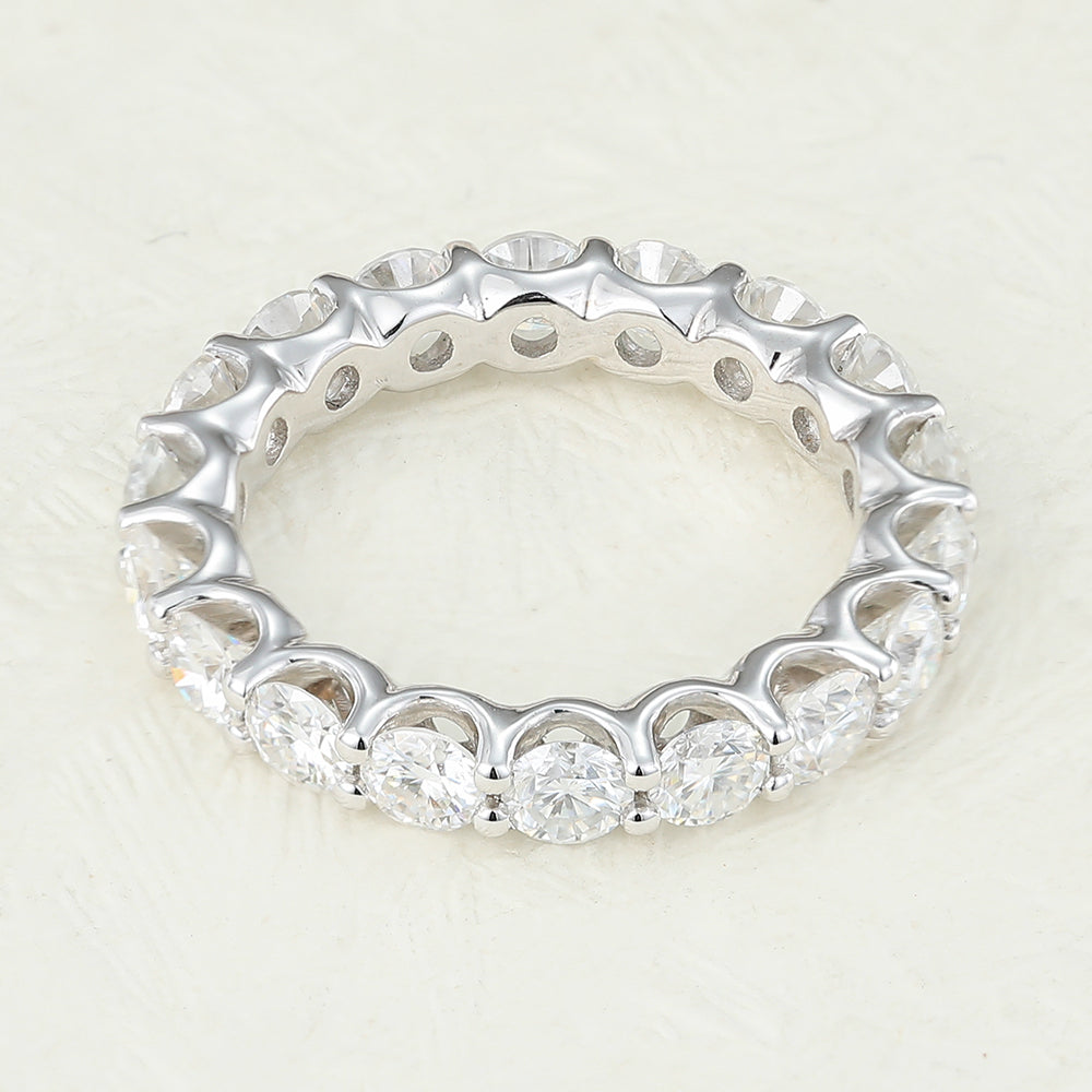 round-shaped-moissanite-full-eternity-wedding-band