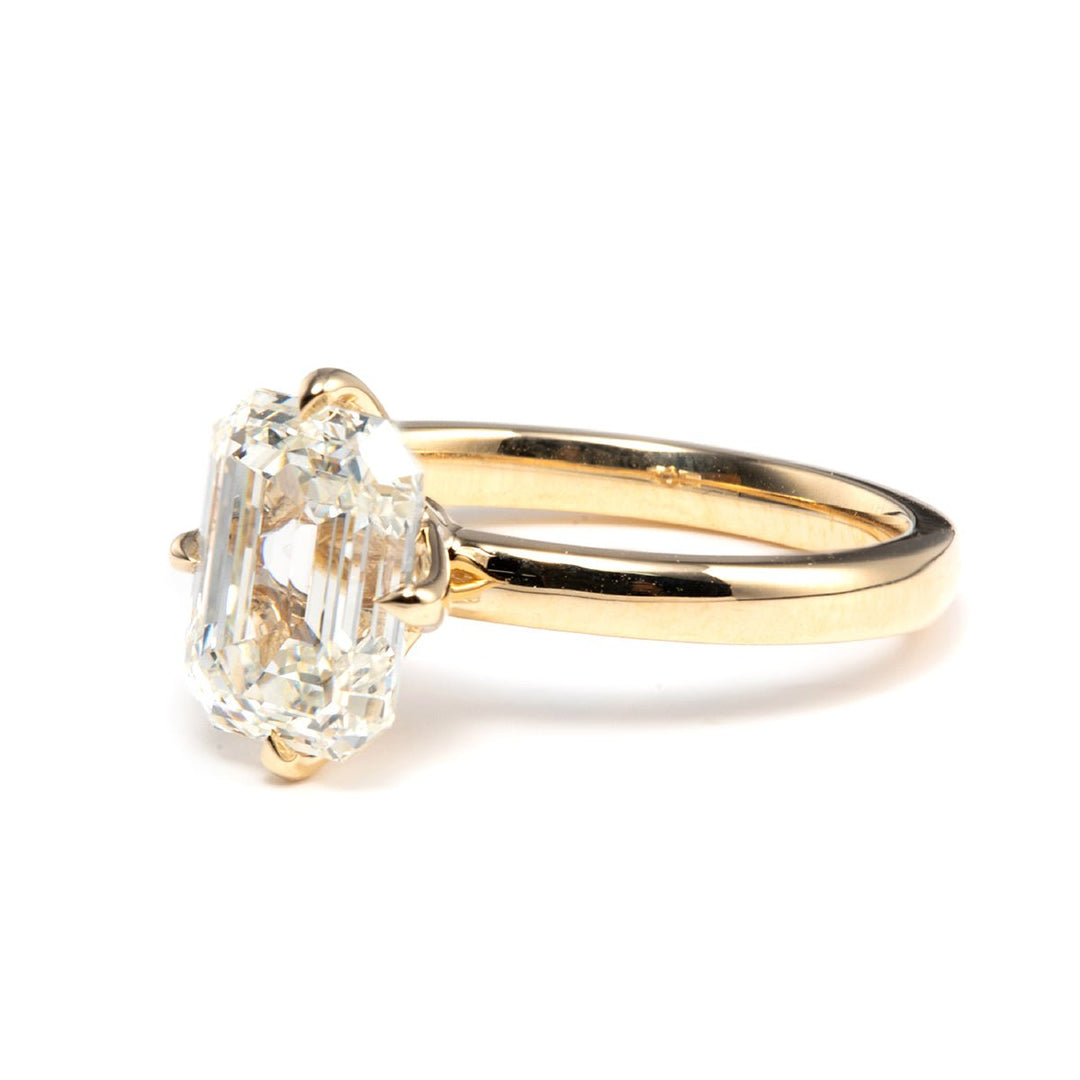 2.0ct-3.0ct Emerald Cut Moissanite Diamond Tulip Setting Solitaire Engagement Ring