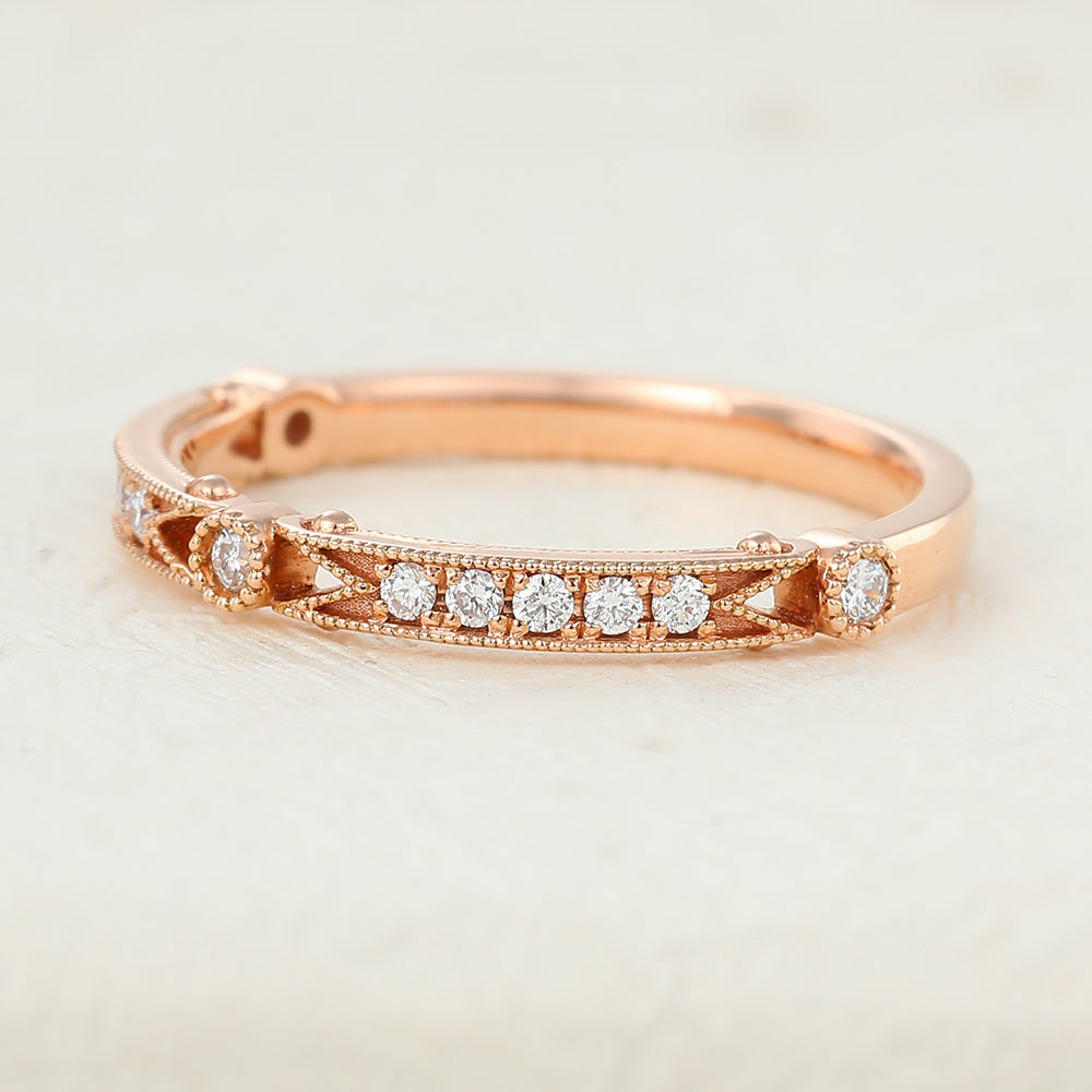 round-shaped-moissanite-vintage-wedding-band