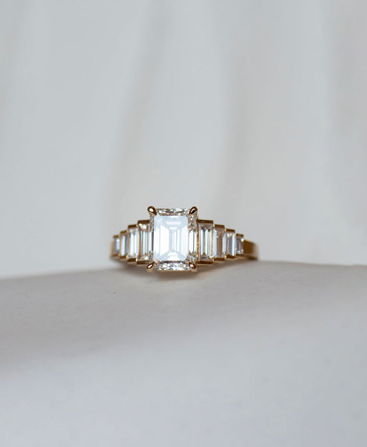 1.50ct-2.50ct Emerald Cut Moissanite Cluster Diamond Engagement Ring