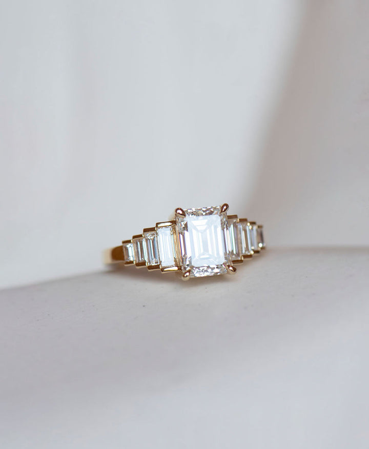 1.50ct-2.50ct Emerald Cut Moissanite Cluster Diamond Engagement Ring
