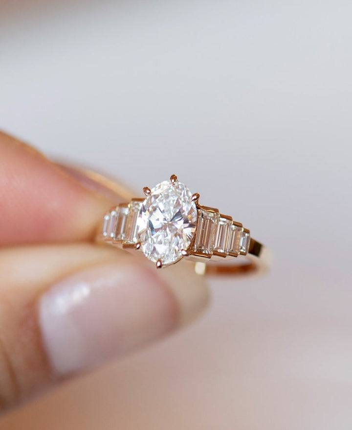 1.50ct-2.50ct Oval Cut Moissanite Diamond Cluster Engagement Ring