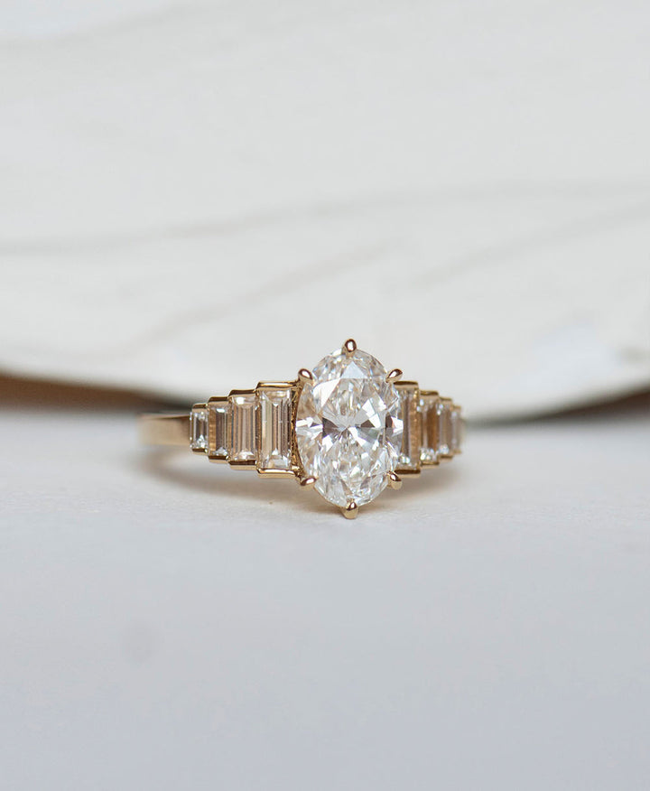 1.50ct-2.50ct Oval Cut Moissanite Diamond Cluster Engagement Ring