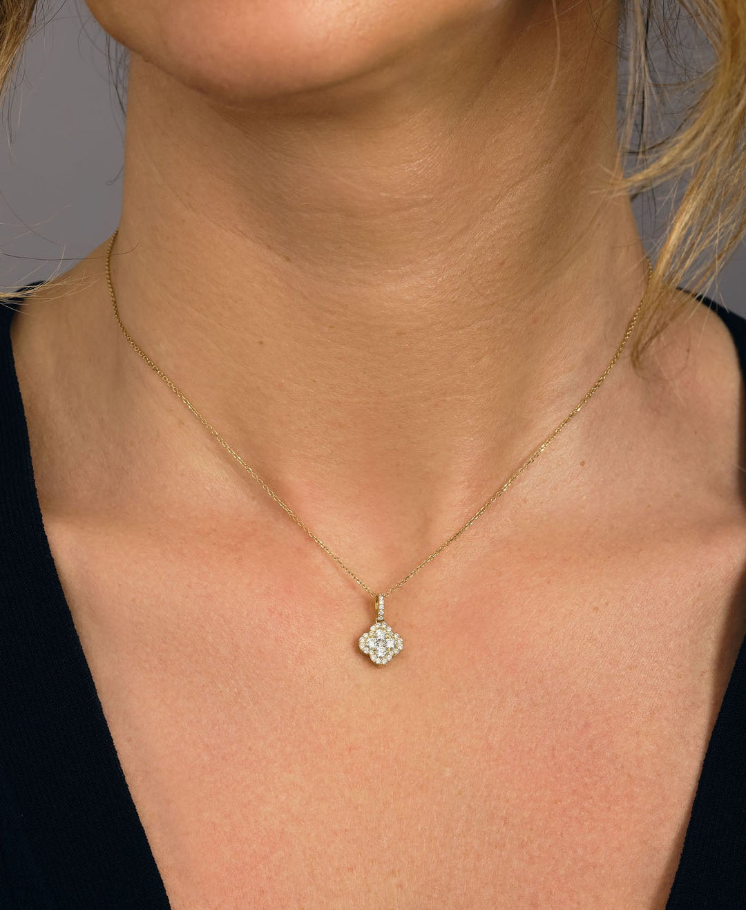 0-50-tcw-round-moissanite-diamond-clover-pendent-necklace