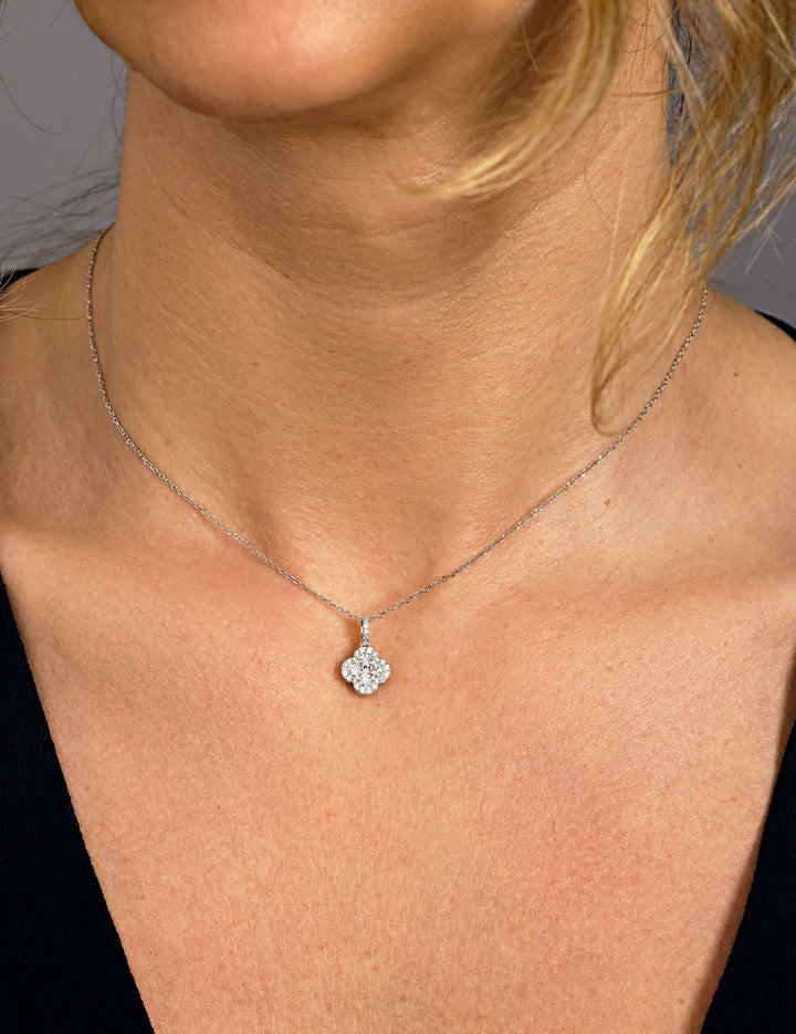 0-50-tcw-round-moissanite-diamond-clover-pendent-necklace