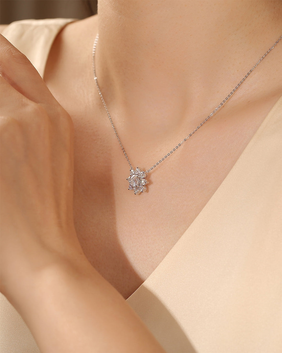 0-50-ct-round-moissanite-diamond-floral-necklace