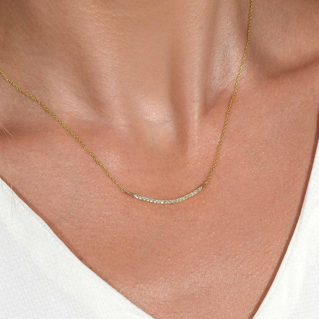 0-18-tcw-round-moissanite-curved-bar-necklace