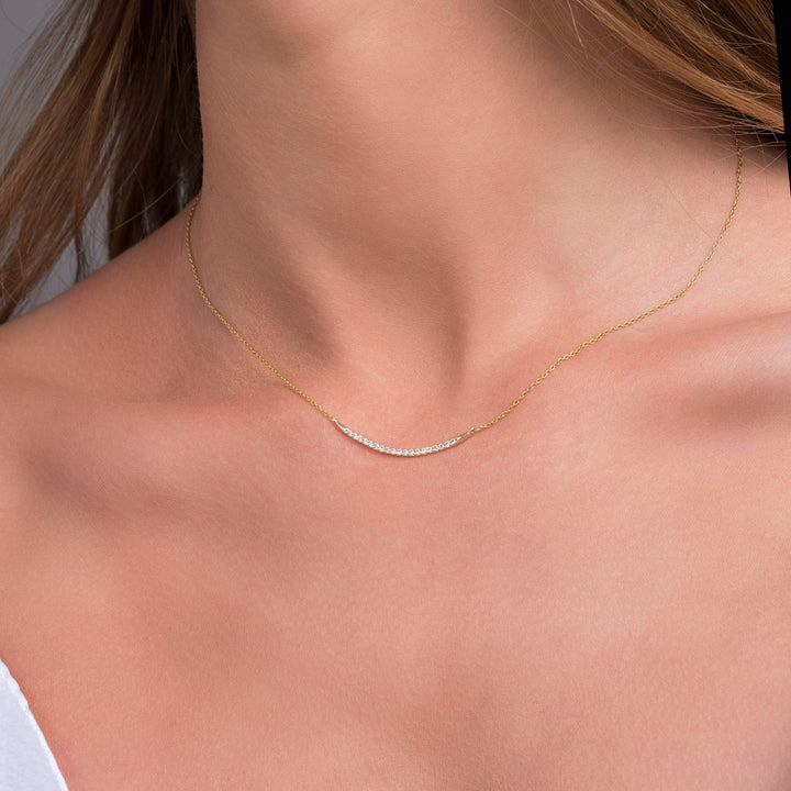 0-18-tcw-round-moissanite-curved-bar-necklace