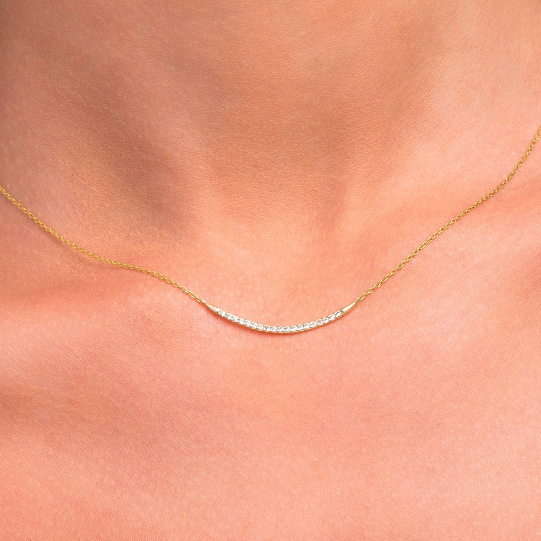 0-18-tcw-round-moissanite-curved-bar-necklace