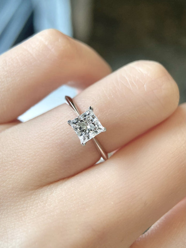 1.0CT-2.0CT Princess Cut Moissanite Diamond Solitaire Engagement Ring