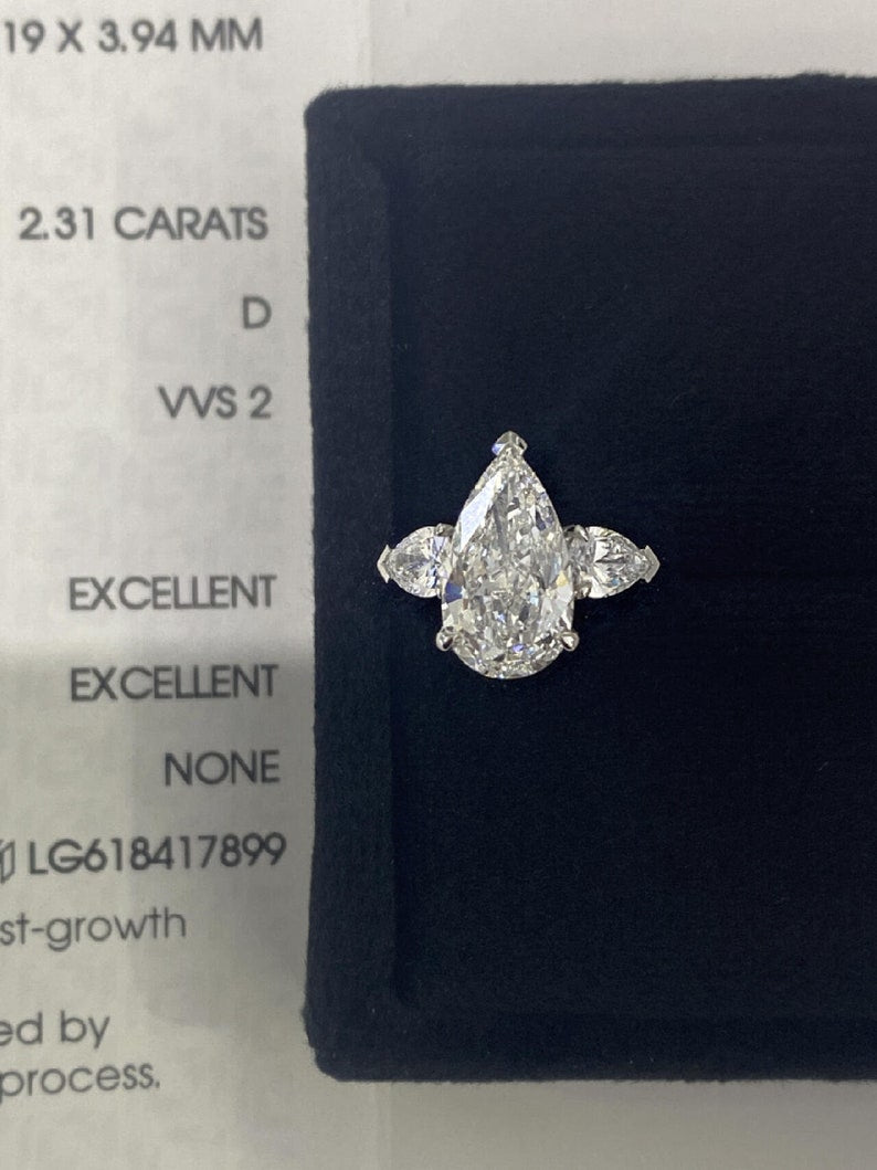 2.0CT-3.0CT Pear Cut Moissanite Diamond Three Stone Engagement Ring