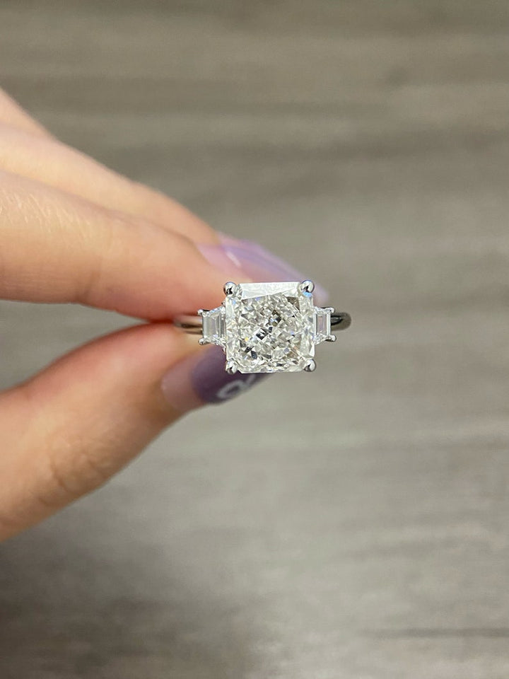 3.0CT-4.0CT Square Radiant Cut Moissanite Three Stone Diamond Engagement Ring