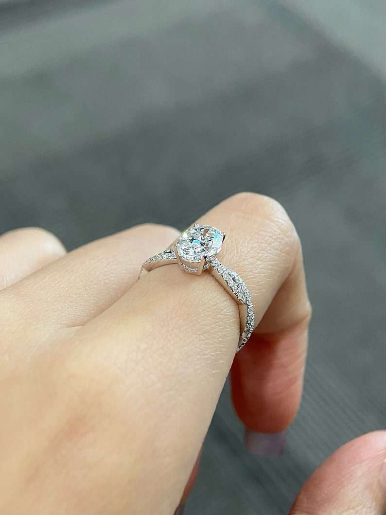 1.50CT-2.50CT Oval Cut Moissanite Diamond Infinity Pave Engagement Ring