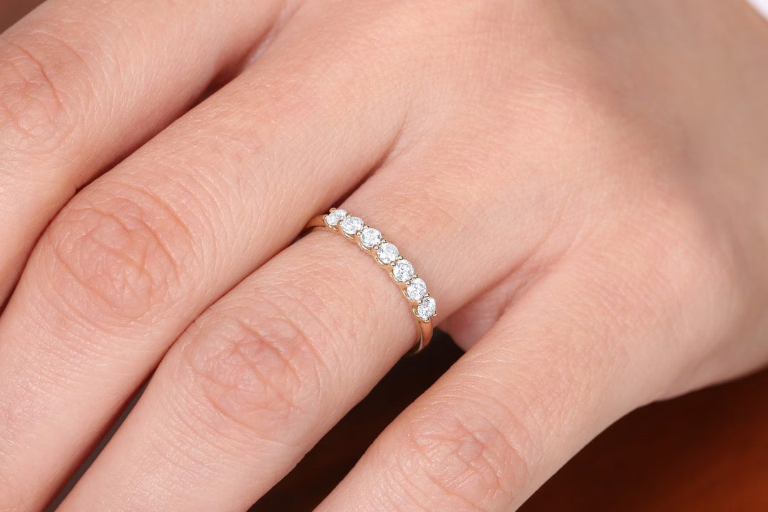 Round Cut Shared Prongs Diamond Band for Women