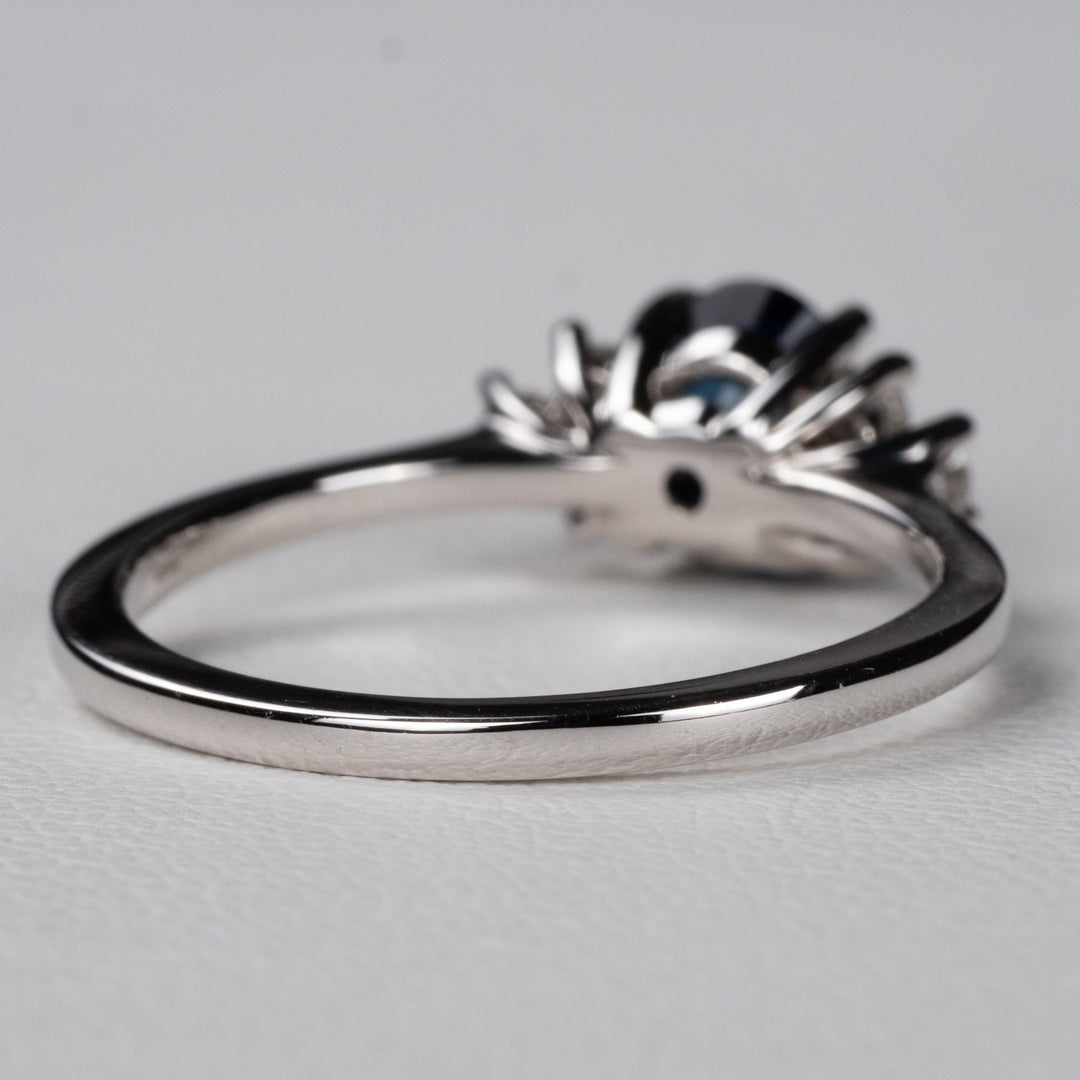 1.0ct-2.0ct Blue Sapphire Oval Cut Diamond Cluster Engagement Ring