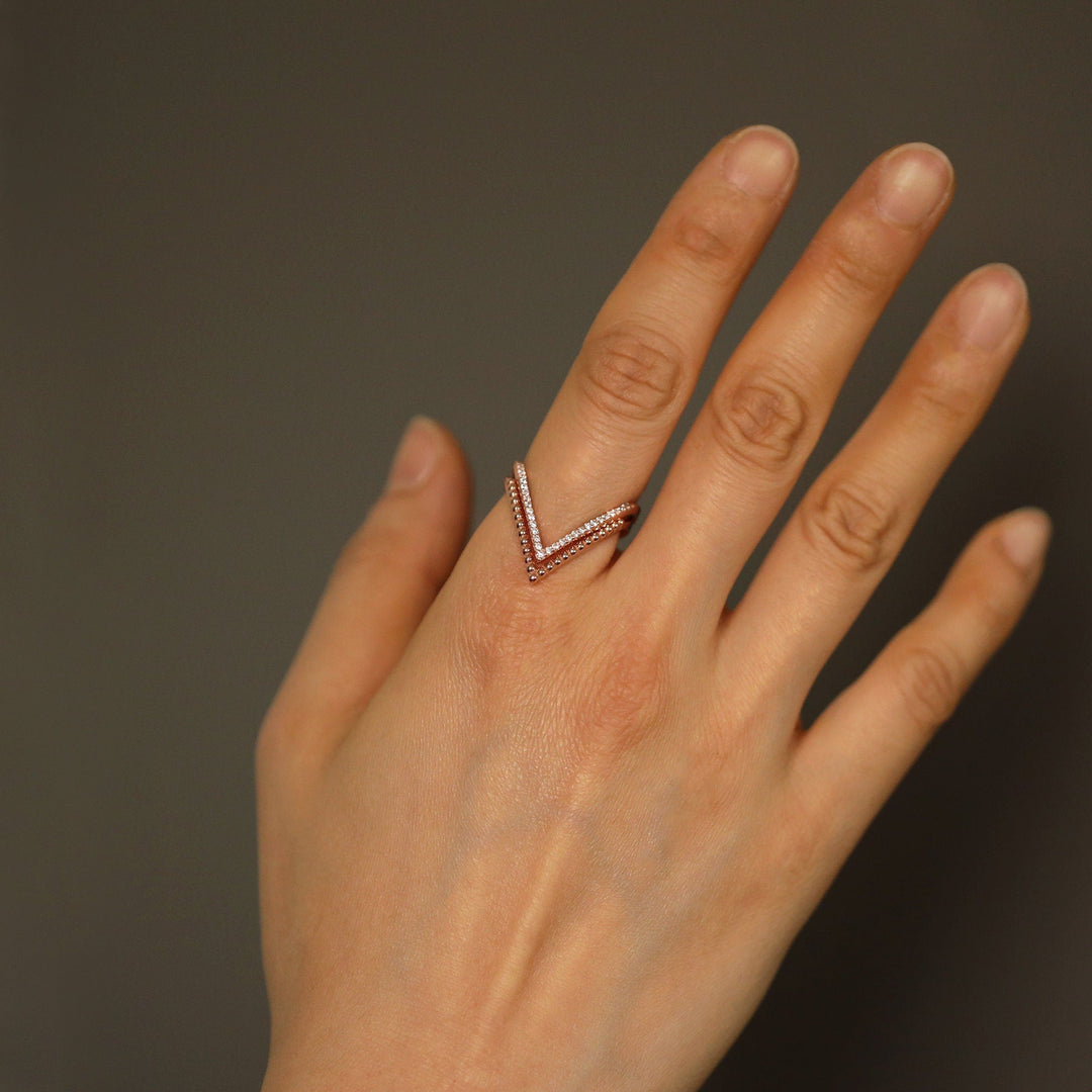 0-15ct-round-v-shaped-moissanite-diamond-wedding-band-with-matching-v-ball-shaped-band